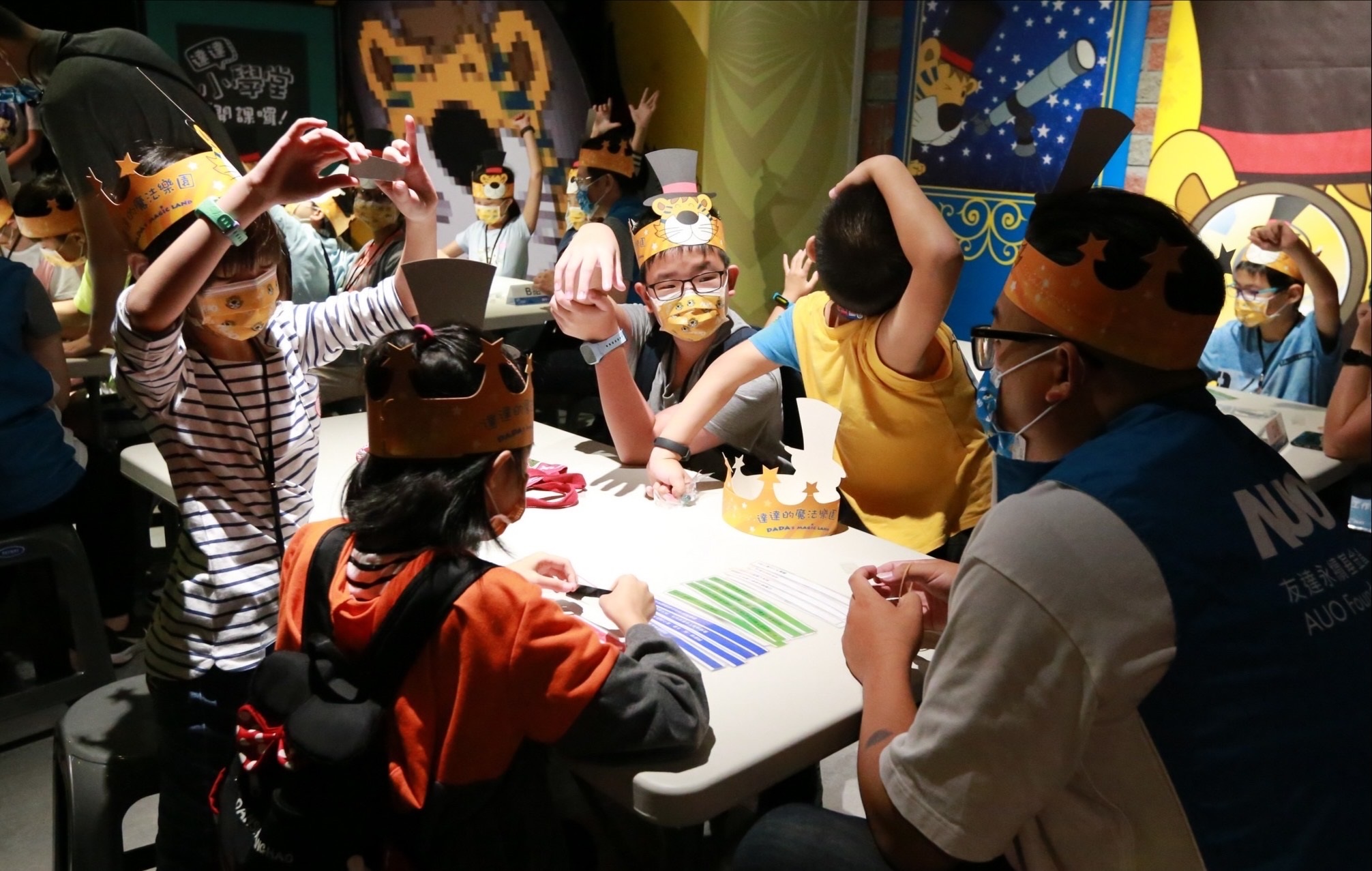 z6尊龙(中国有限公司)-官方网站以永续理念推动全人教育计划，内外结盟储备科普教育人才，荣获亚太永续行动奖社会共融面的金奖肯定