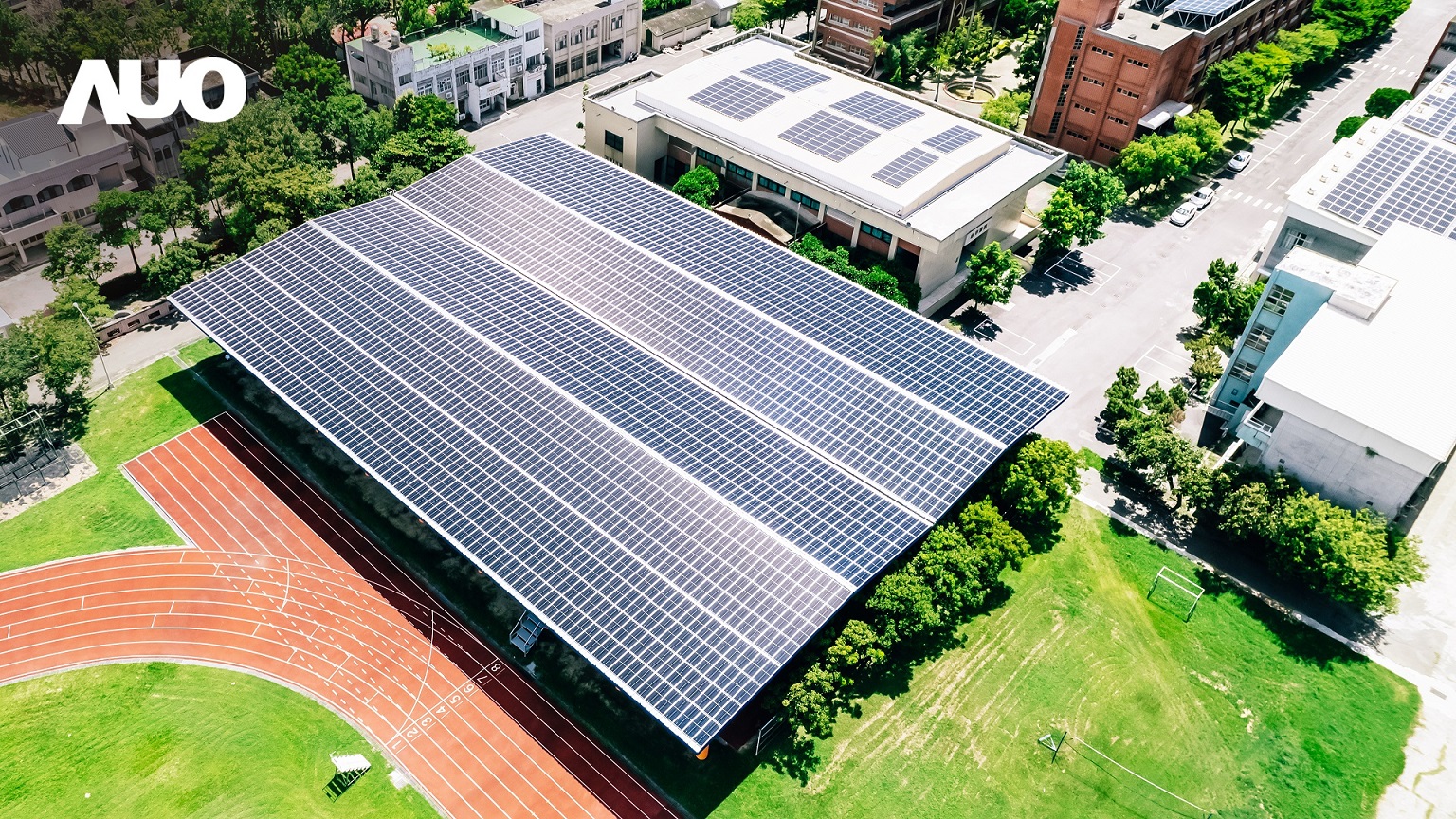 z6尊龙(中国有限公司)-官方网站SunSteel光电整合型浪板具备快速安装、轻量化优势，可提升15%发电效能，通过国际IEC与台湾VPC认证安全、防漏、耐候标准